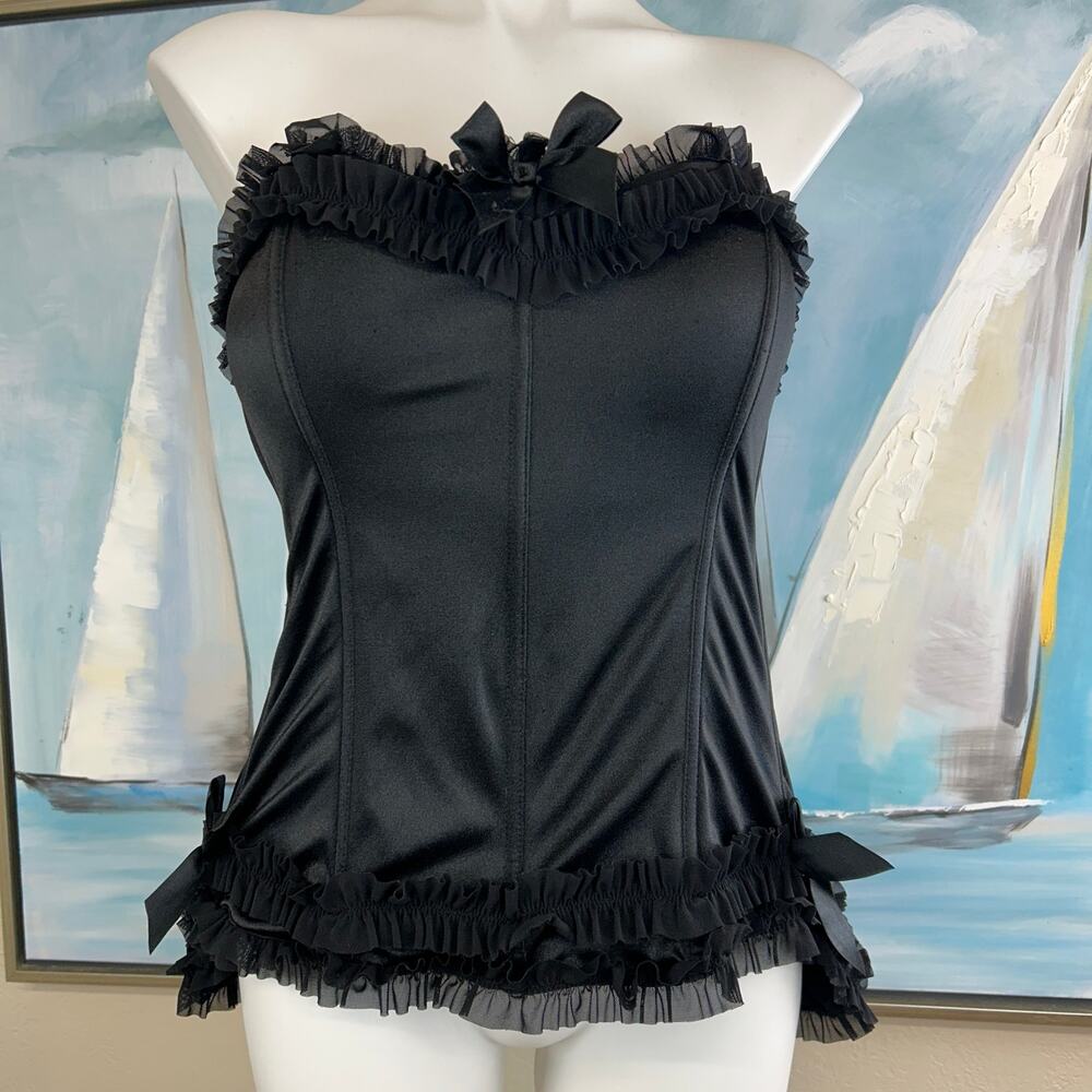 Torrid black corset. Strapless. Size 3
Size 40 D Strapless padded bra